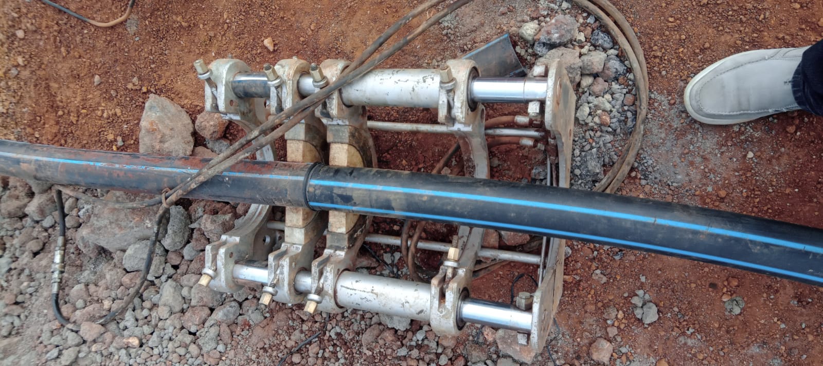 Pipe alignment during butt fusion preparation
